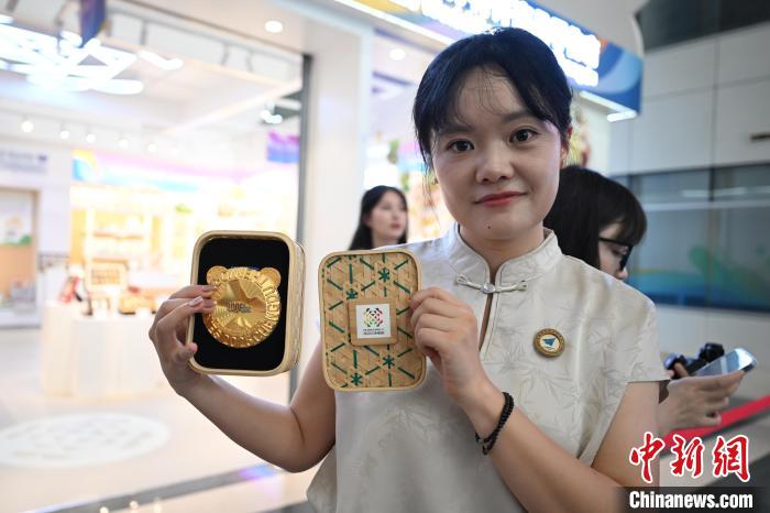 成都世运会颁奖物资如何让世界看见“中国美”？__成都世运会颁奖物资如何让世界看见“中国美”？