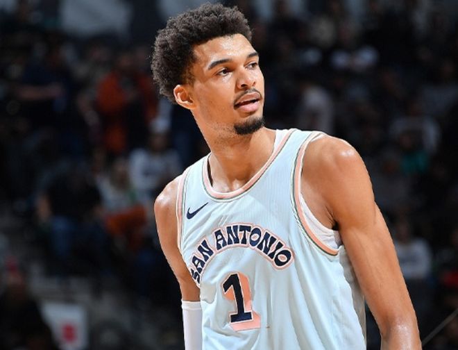 50分+23板+11助+10帽！联盟第1！文班王者归来，他要做NBA新门面__50分+23板+11助+10帽！联盟第1！文班王者归来，他要做NBA新门面
