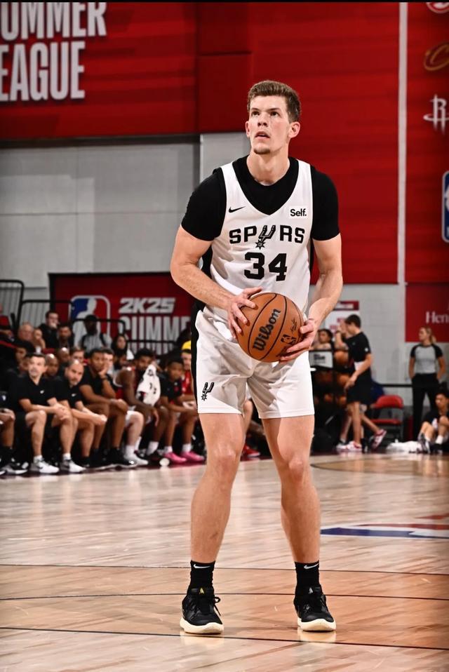 24岁进入NBA，25岁献出第一个绝杀_24岁进入NBA，25岁献出第一个绝杀_