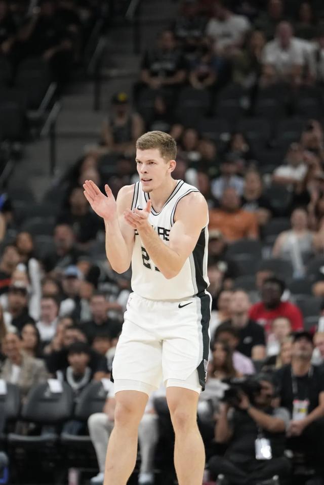 24岁进入NBA，25岁献出第一个绝杀_24岁进入NBA，25岁献出第一个绝杀_