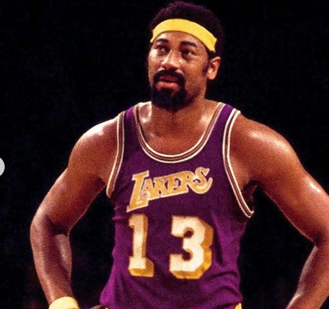 就在刚刚！美媒评NBA历史前15人：库里第十、湖人球员独占7席！_就在刚刚！美媒评NBA历史前15人：库里第十、湖人球员独占7席！_