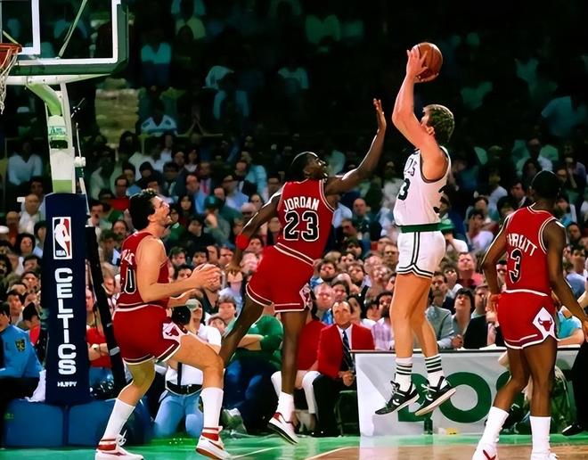 就在刚刚！美媒评NBA历史前15人：库里第十、湖人球员独占7席！_就在刚刚！美媒评NBA历史前15人：库里第十、湖人球员独占7席！_