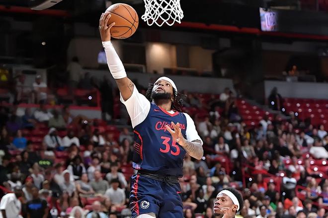 先发控卫的稳定性相当突出！快船会给他提供重返NBA的机会吗？__重返快船世界
