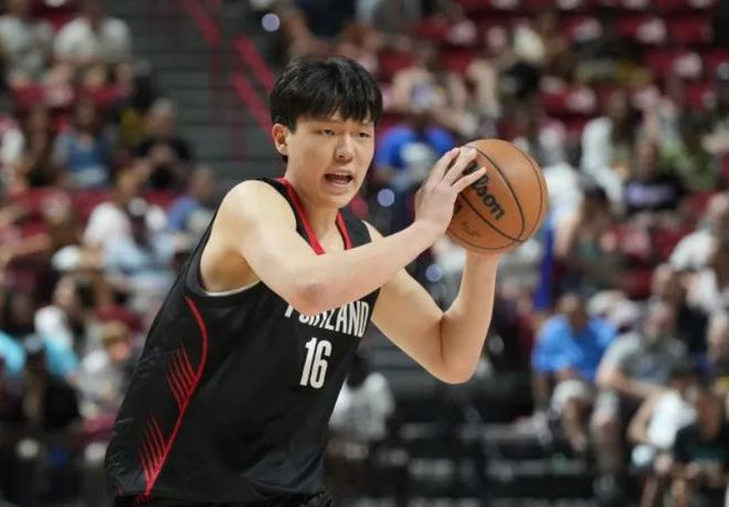 比卢普斯大赞杨瀚森：他是一个难以置信的球员，会与团队完美契合_比卢普斯大赞杨瀚森：他是一个难以置信的球员，会与团队完美契合_